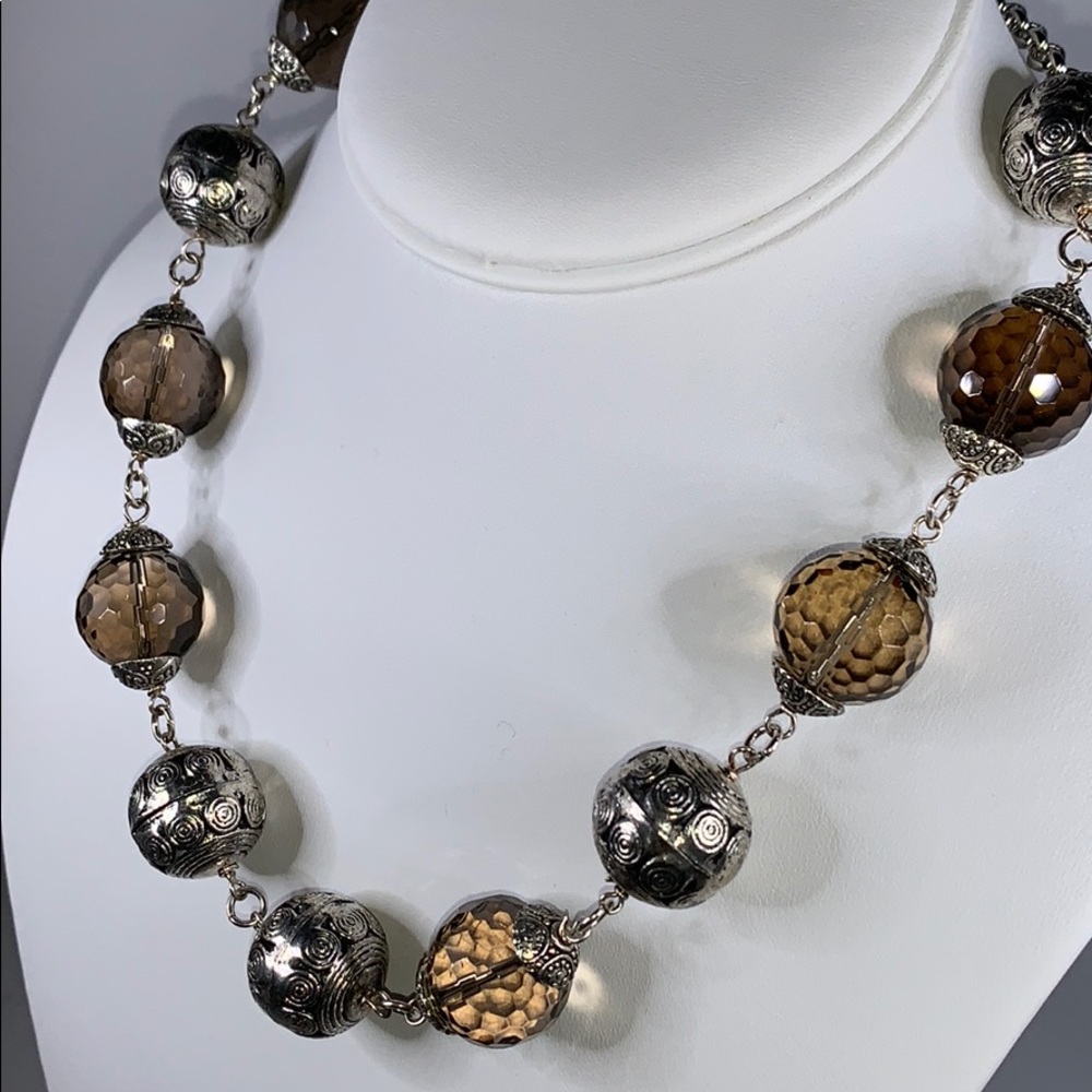 Vintage glass bead and silver metal necklace!